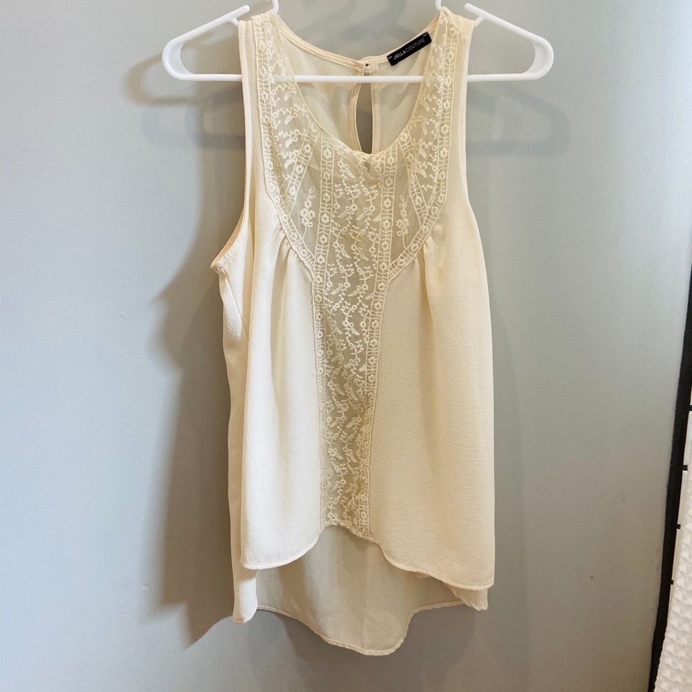 Women’s high-low lace top